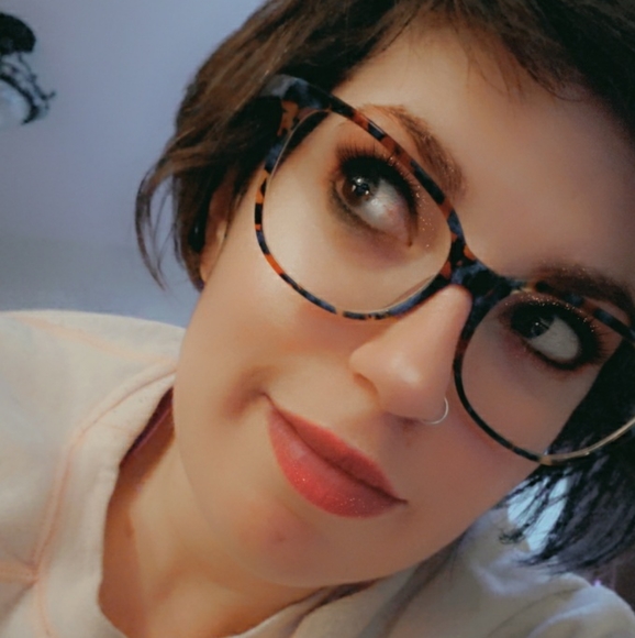 Meet your Posher, Catherine - Picture 2 of 2